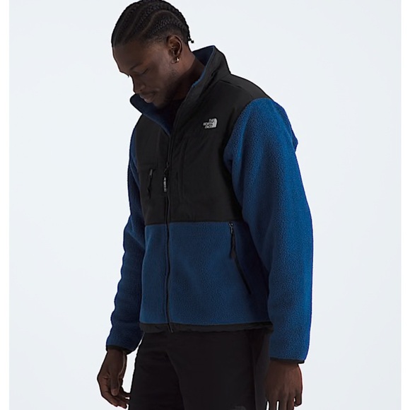 * THE NORTH FACE BOYS Retro Denali Jacket
* XL (18) - Picture 3 of 8
